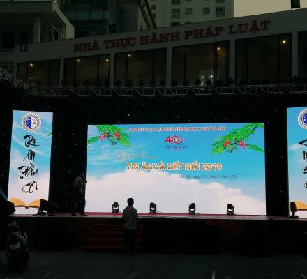 Cho thuê Màn hình LED P3 tổ chức sự kiện của sinh viên đại học luật Hà Nội