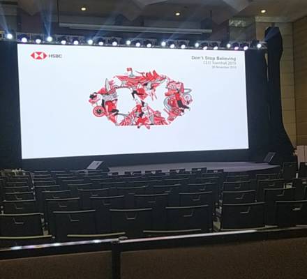 Cho thuê Màn hình LED P2 trong nhà tại sự kiện của ngân hàng HSBC tại khách sạn JW Marriott
