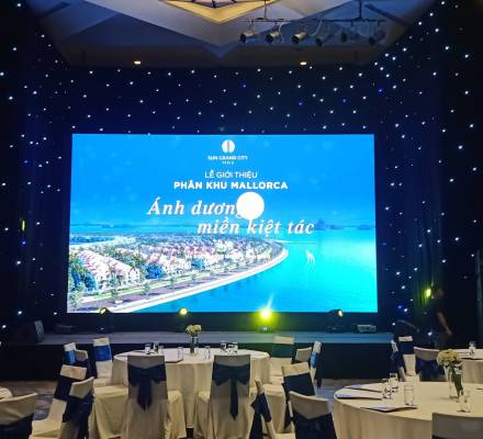Cho thuê Màn hình LED P2 trong nhà tại sự kiệnmở bán bất động sản tại khách sản Melia Hà Nội