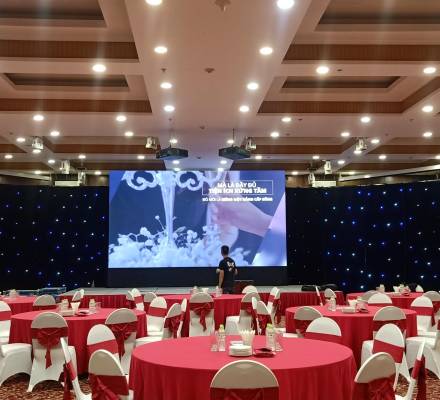 Cho thuê Màn hình LED P2 trong nhà tại trung tâm tổ chức sự kiện Almaz