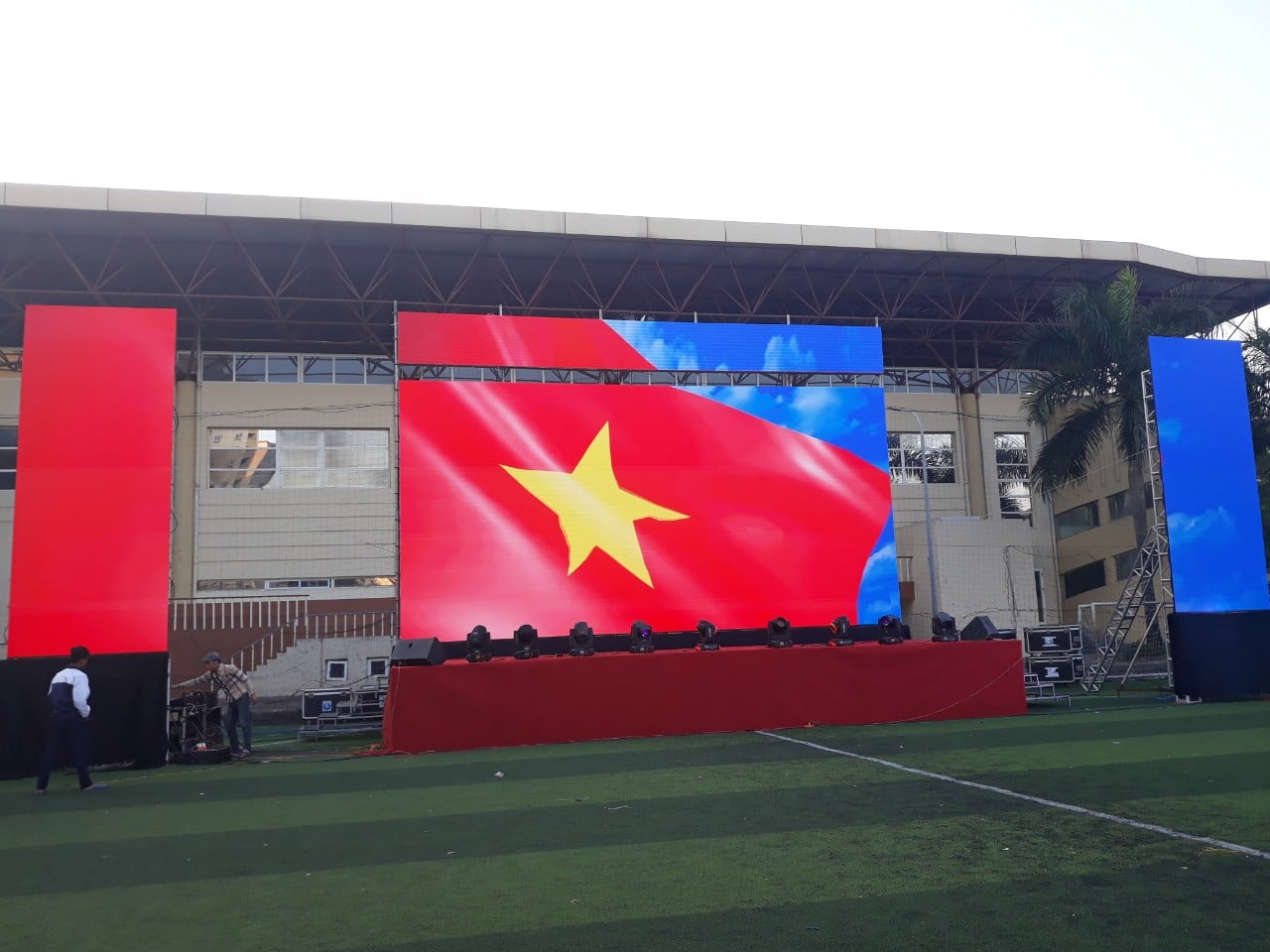 Cho thuê Màn hình LED P3 ngoài trời tại sân bóng đá đại học y Hà Nội