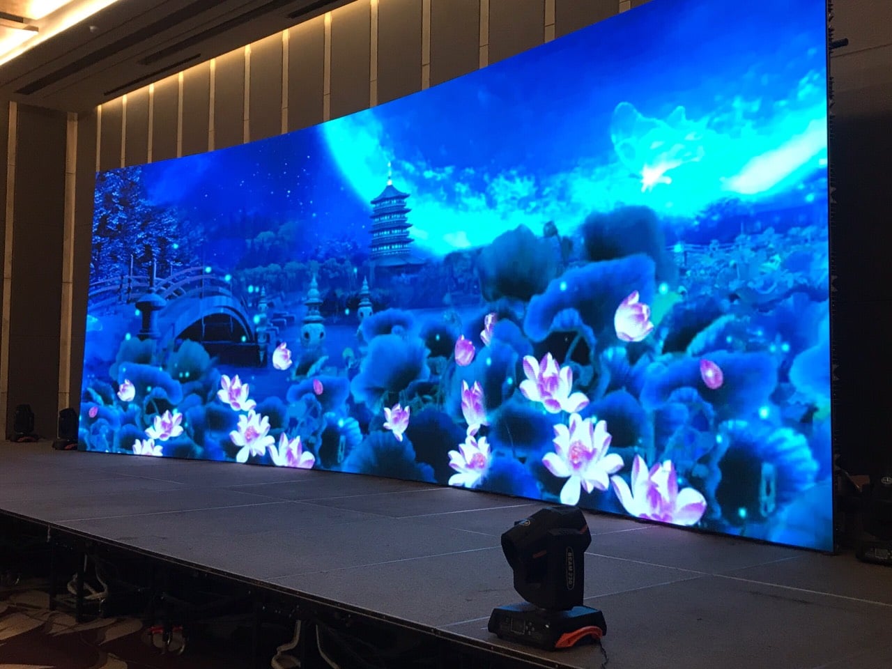 Cho thuê Màn hình LED P3 ngoài trời lắp cong tại sự kiện Anland Lakeview