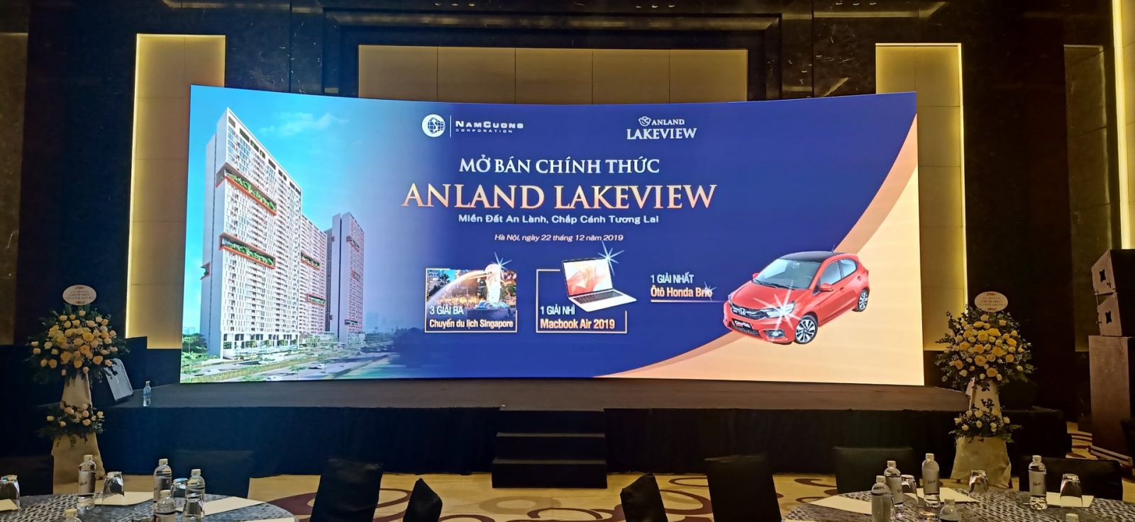 Cho thuê Màn hình LED P3 ngoài trời lắp cong tại sự kiện Anland Lakeview