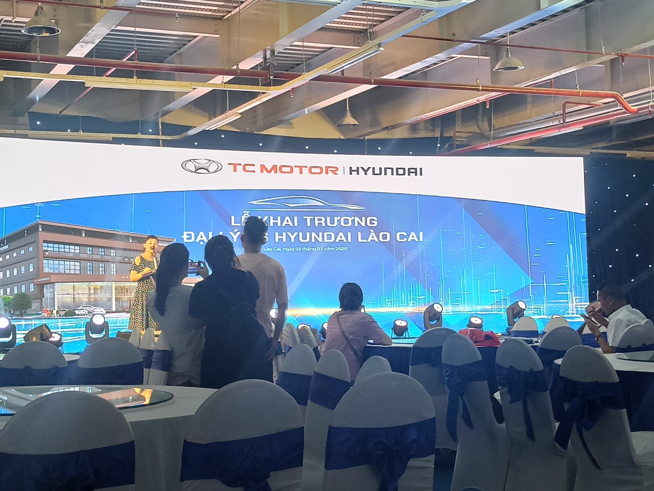 Cho thuê Màn hình LED P3 trong nhà khai trương đại lý Huyndai Lào Cai