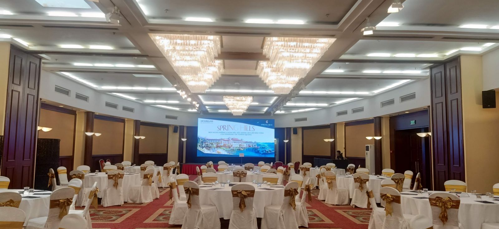 Cho thuê Màn hình LED P3 trong nhà tại sự kiện công ty bất động sản tại Almaz Long Biên