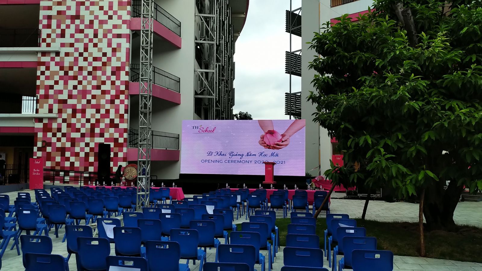 Cho thuê Màn hình LED P3 ngoài trời tại sự kiện khai giảng TH School